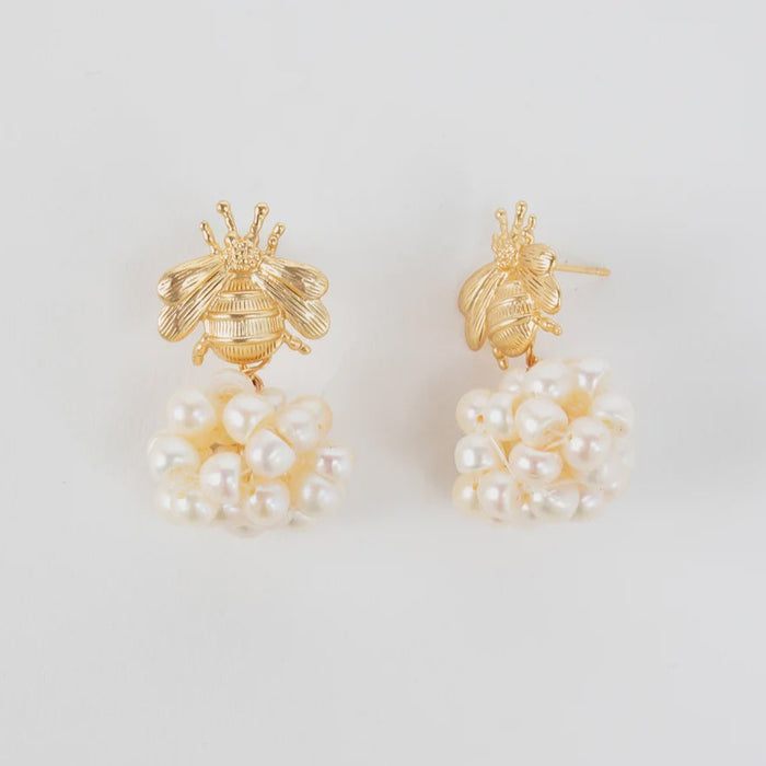 Bee Pearl Cluster Earring White