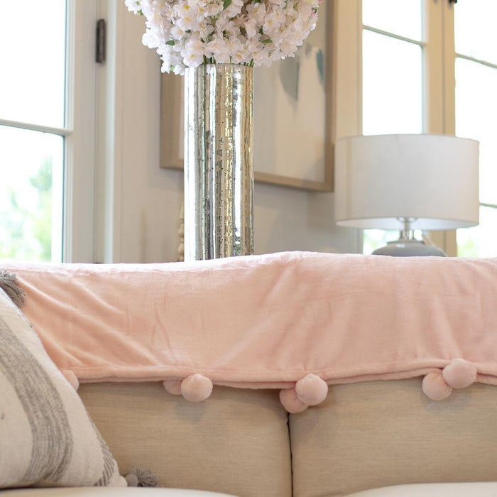 Cozy Pom Pom Throw in Light Pink