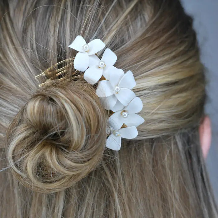 White Flower and Pearl Hair Comb