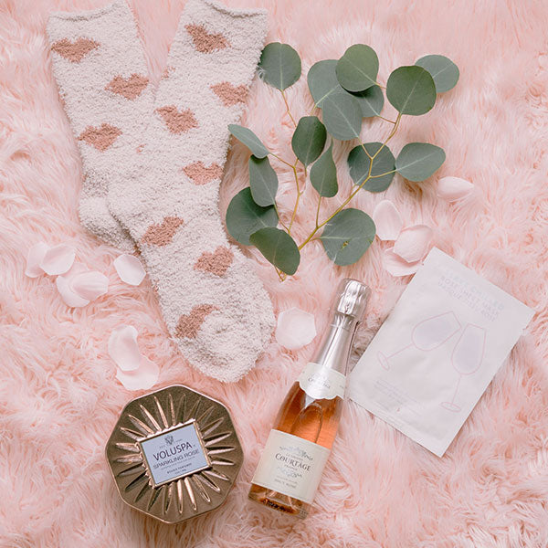 Cozy Valentine gift with rose champagne